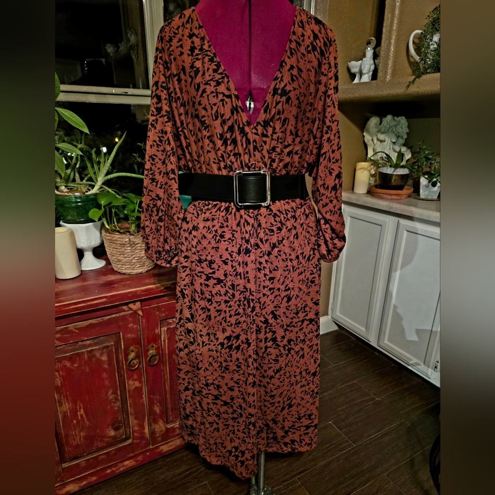Elegant Black and Brown Patterned Dress